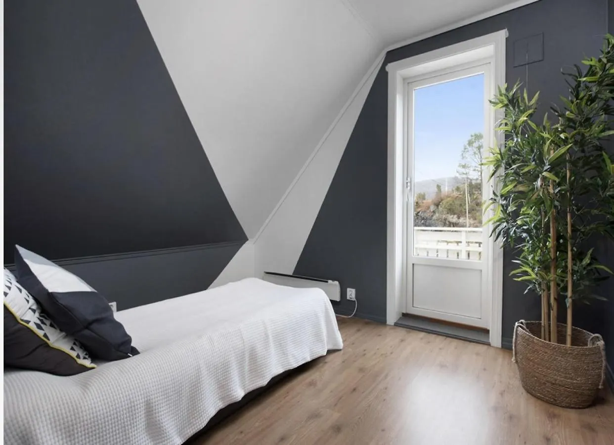 5-Bedroom Apartment In Asane, Μπέργκεν